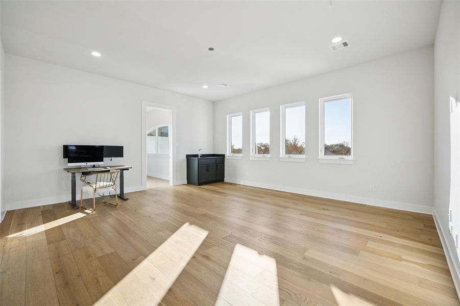 Spacious, unfurnished interior of a new home in , Flower Mound (Image 20).