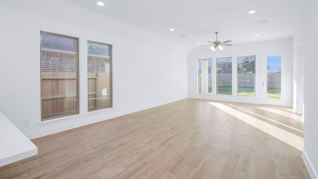 Spacious, unfurnished interior of a new home in Everly, Hockley (Image 13).