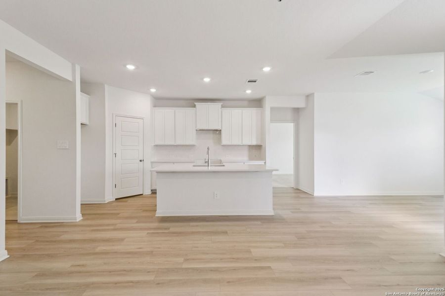 Spacious, unfurnished interior of a new home in Remington Ranch, San Antonio (Image 32). Spacious, unfurnished interior of a new home in Remington Ranch, San Antonio (Image 32).