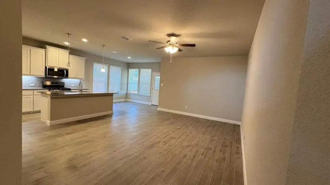 Spacious, unfurnished interior of a new home in Morningstar, Fort Worth (Image 12). Spacious, unfurnished interior of a new home in Morningstar, Fort Worth (Image 12).