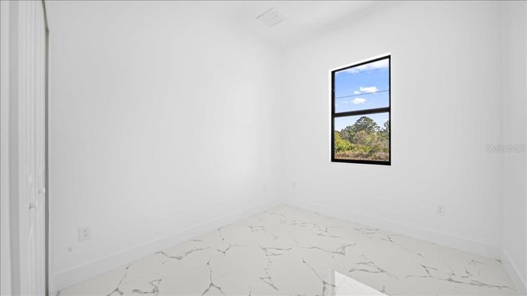 Spacious, unfurnished interior of a new home in , Lehigh Acres (Image 13).