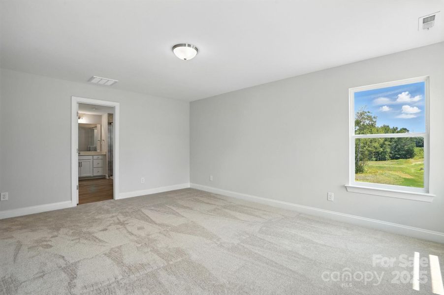 Spacious, unfurnished interior of a new home in Hampton Woods, Charlotte (Image 28).