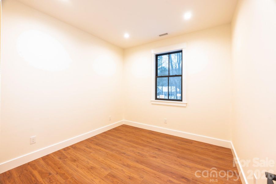 Spacious, unfurnished interior of a new home in , Boone (Image 19).