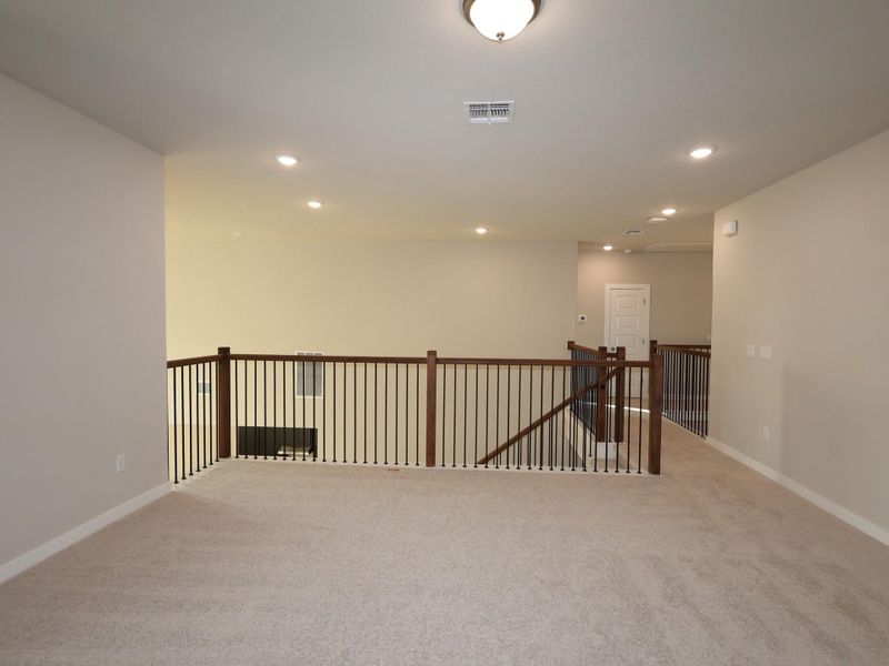 Spacious, unfurnished interior of a new home in Edgewood, Leander (Image 8).