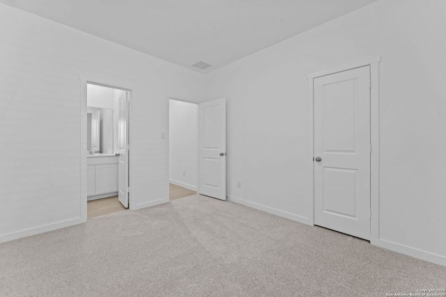 Spacious, unfurnished interior of a new home in , New Braunfels (Image 26). Spacious, unfurnished interior of a new home in , New Braunfels (Image 26).