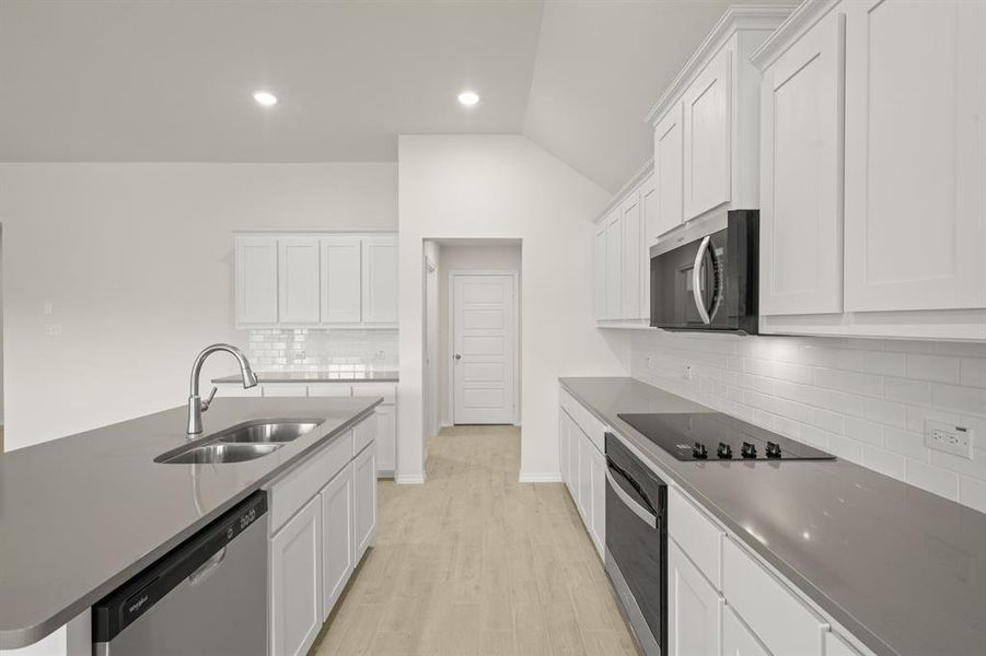 1176 Oak spring- Kitchen-4