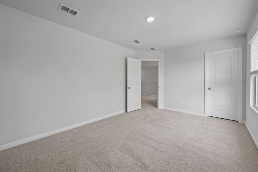 Spacious, unfurnished interior of a new home in Grand Arbor, Blythewood (Image 17).