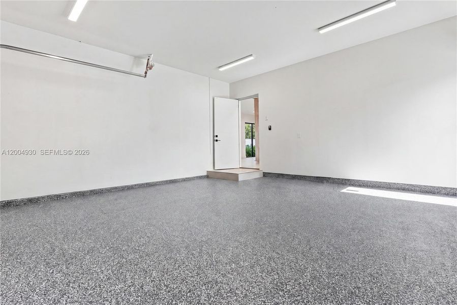 Spacious, unfurnished interior of a new home in , Miami (Image 42).