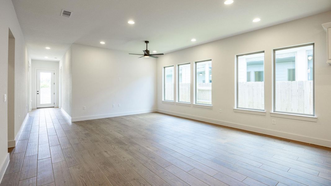 Spacious, unfurnished interior of a new home in Easton Park, Austin (Image 10).