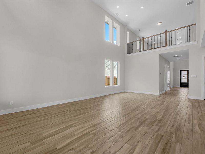 Spacious, unfurnished interior of a new home in Pecan Ridge, Fulshear (Image 17). Spacious, unfurnished interior of a new home in Pecan Ridge, Fulshear (Image 17).