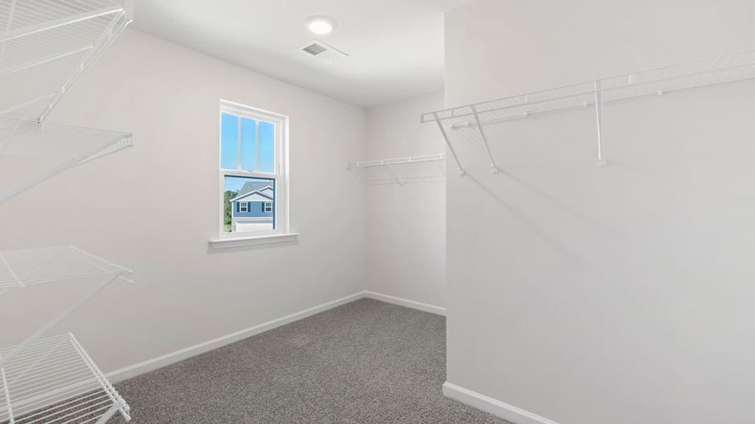 Spacious, unfurnished interior of a new home in Cedar Gap, Fountain Inn (Image 31).