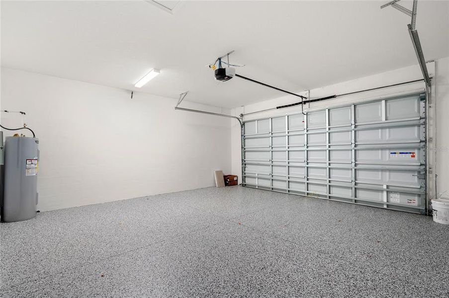 Spacious, unfurnished interior of a new home in , Orange City (Image 49).