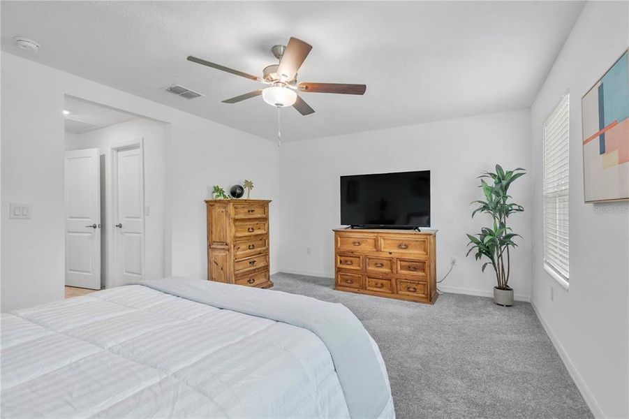 Furnished interior view inside a new home in , Land O' Lakes (Image 14).