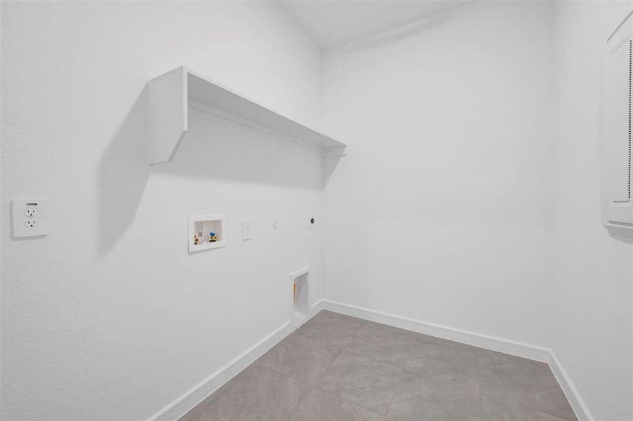 Spacious, unfurnished interior of a new home in Aspire at Reunion, Newark (Image 21).