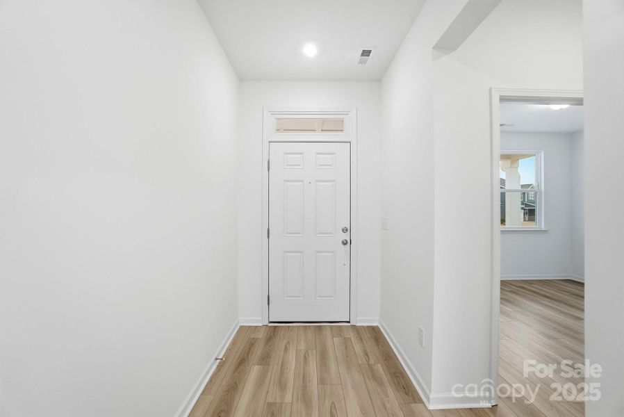 Spacious, unfurnished interior of a new home in Wilson Creek, Indian Land (Image 33).