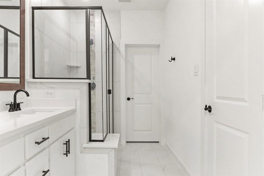 019-2863ConcordDrive-Wylie-TX-75098-PrimaryBathroom.jpg-SMALL