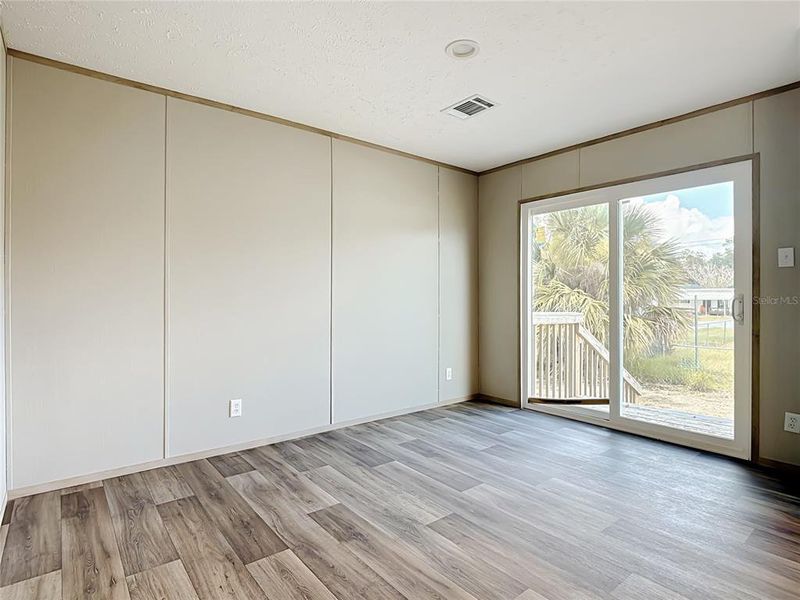 Spacious, unfurnished interior of a new home in , St. Cloud (Image 17).