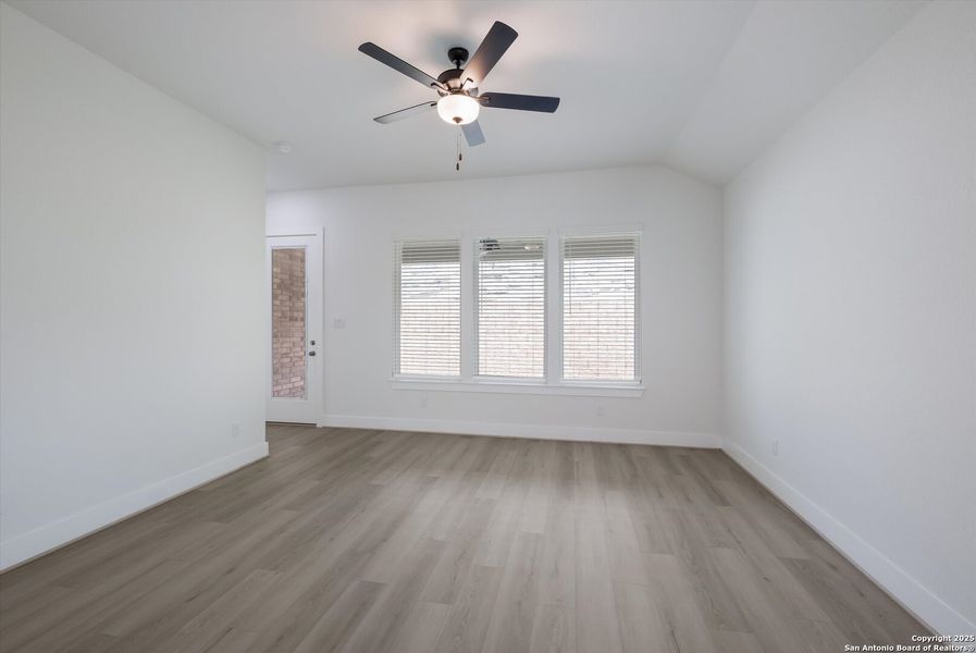 Spacious, unfurnished interior of a new home in Crown Ridge Manor, San Antonio (Image 17). Spacious, unfurnished interior of a new home in Crown Ridge Manor, San Antonio (Image 17).