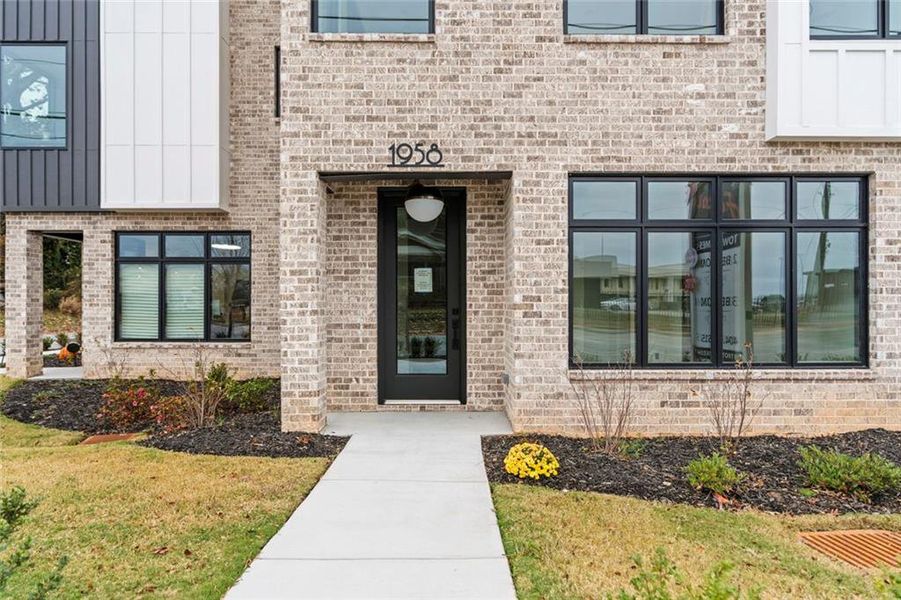 Exterior details and patio area of a home in , Chamblee (Image 24).