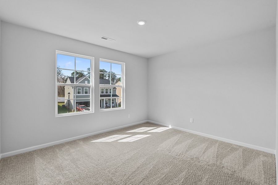 Spacious, unfurnished interior of a new home in Hanes Lake, Winston-Salem (Image 33).