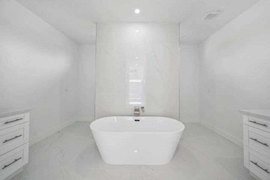 Spacious, unfurnished interior of a new home in , Cape Coral (Image 14). Spacious, unfurnished interior of a new home in , Cape Coral (Image 14).