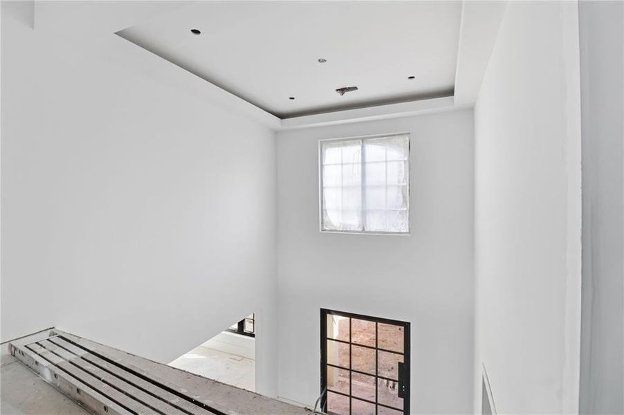 Spacious, unfurnished interior of a new home in , Alpharetta (Image 9).