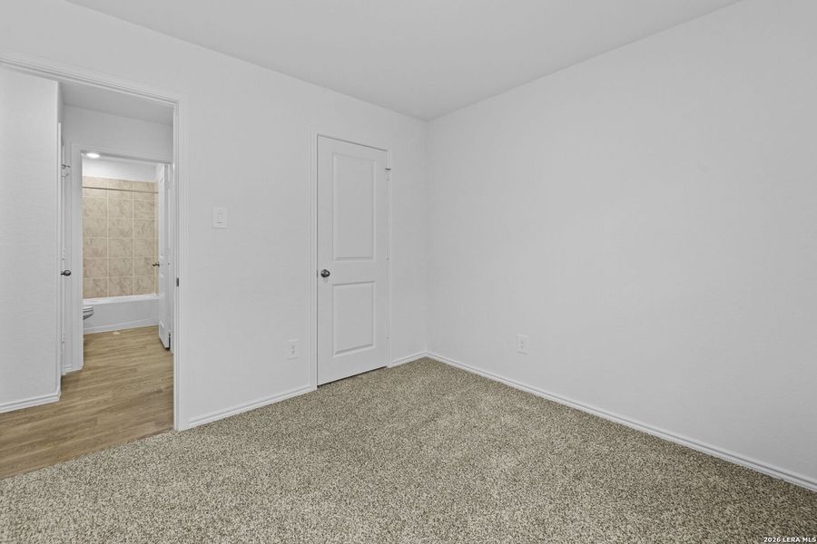 Spacious, unfurnished interior of a new home in Hickory Ridge, Elmendorf (Image 37). Spacious, unfurnished interior of a new home in Hickory Ridge, Elmendorf (Image 37).