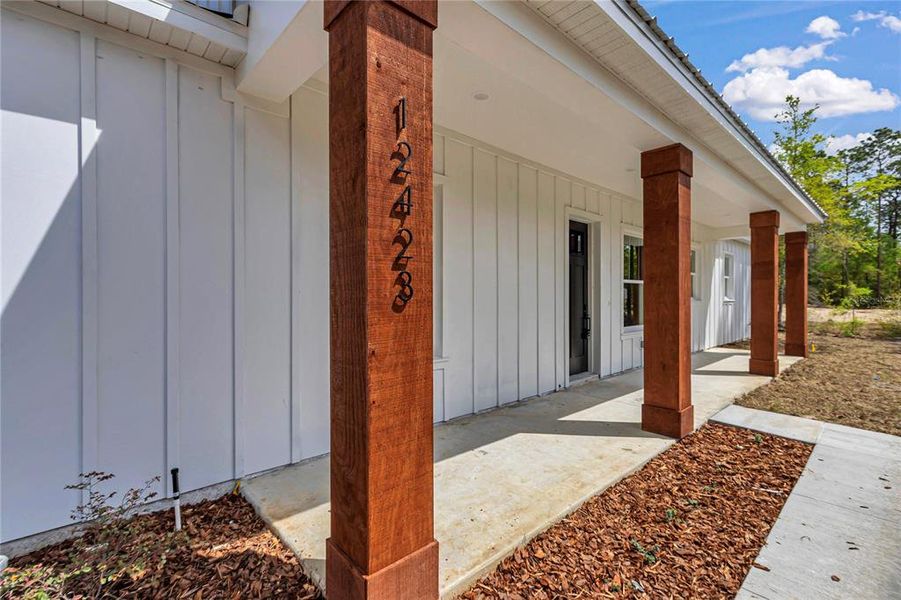 Exterior details and patio area of a home in , Ocala (Image 31).