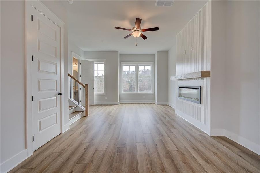 Spacious, unfurnished interior of a new home in Barrett Pointe, Kennesaw (Image 22). Spacious, unfurnished interior of a new home in Barrett Pointe, Kennesaw (Image 22).