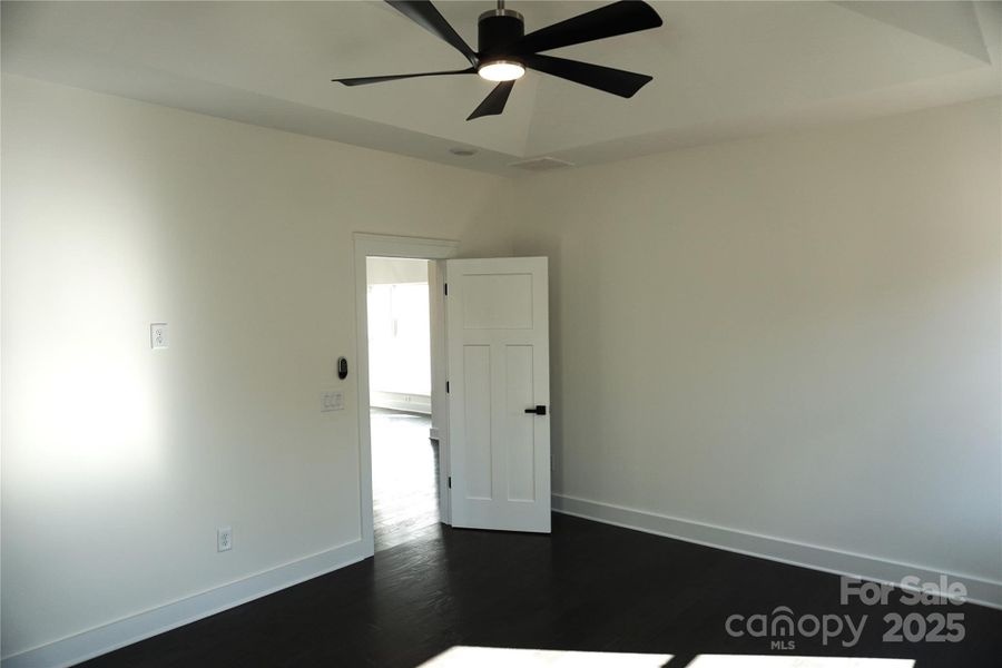 Spacious, unfurnished interior of a new home in , Salisbury (Image 40).