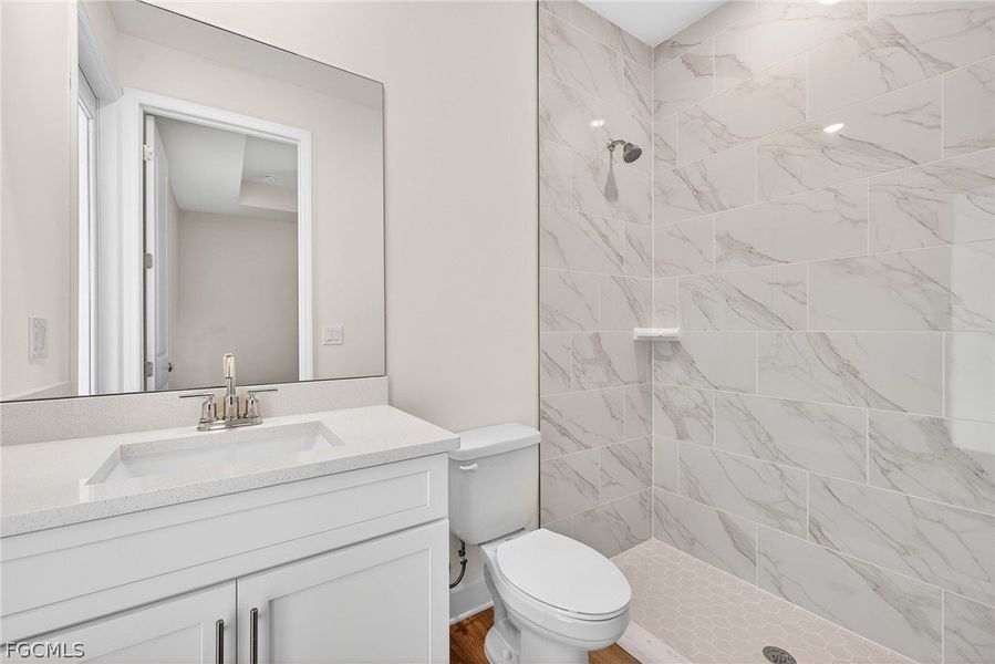 Furnished interior view inside a new home in Cape Coral, Cape Coral (Image 12).