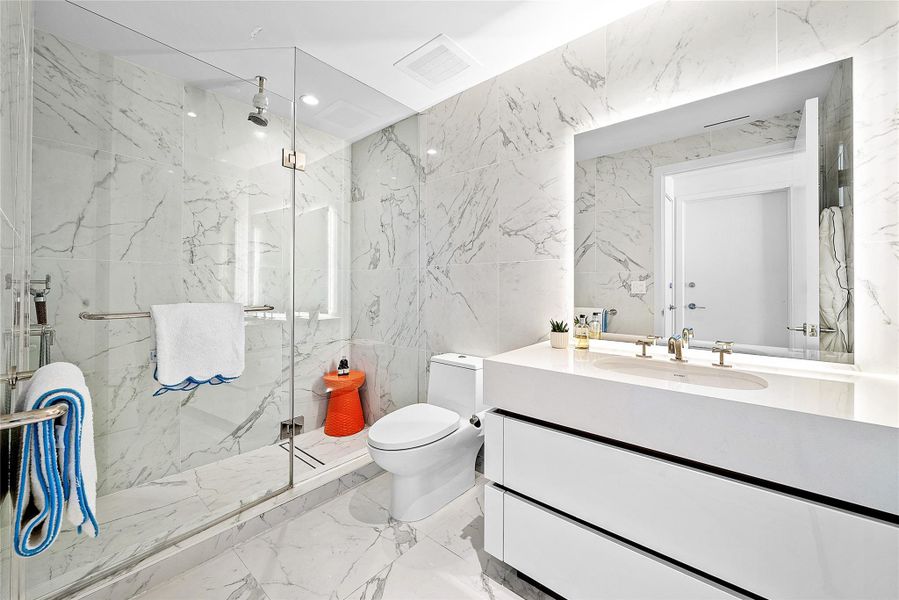 Furnished interior view inside a new home in , Fort Lauderdale (Image 9).