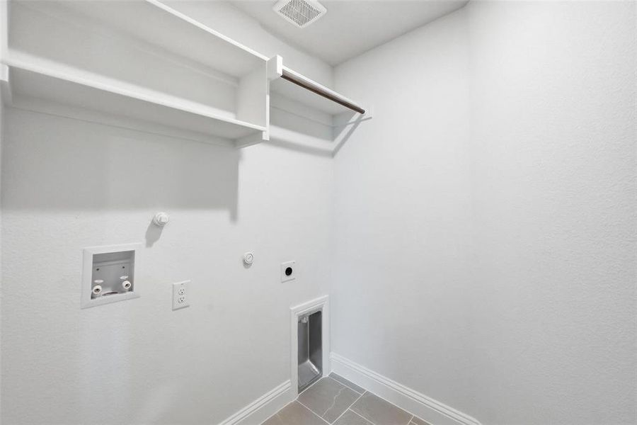 Spacious, unfurnished interior of a new home in Trail Creek, Cleburne (Image 26). Spacious, unfurnished interior of a new home in Trail Creek, Cleburne (Image 26).