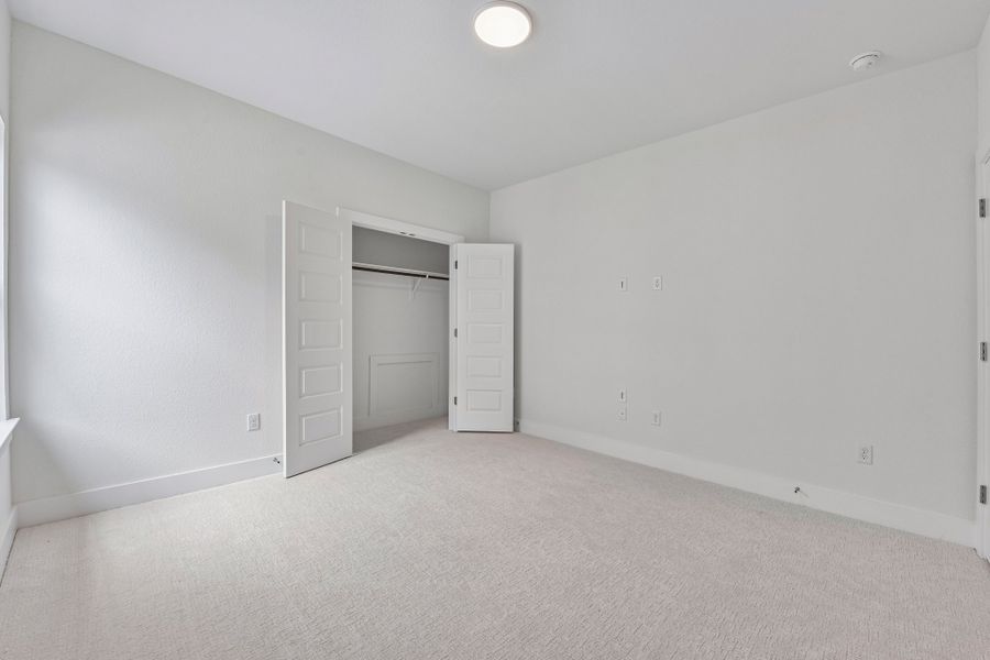Spacious, unfurnished interior of a new home in Sauls Ranch, Round Rock (Image 25).