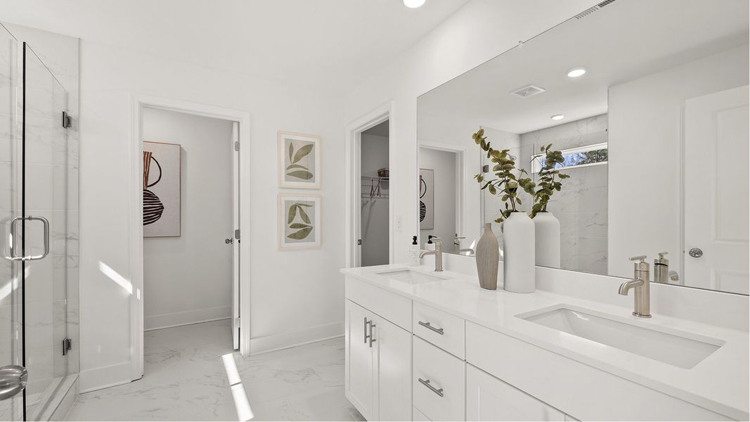 3768 Fairmont Owners Bath 1of2 F2 Base3 050925