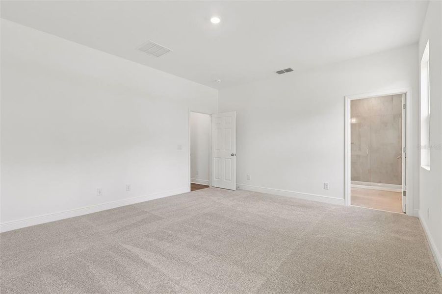 Spacious, unfurnished interior of a new home in Park View at the Hills, Minneola (Image 13). Spacious, unfurnished interior of a new home in Park View at the Hills, Minneola (Image 13).