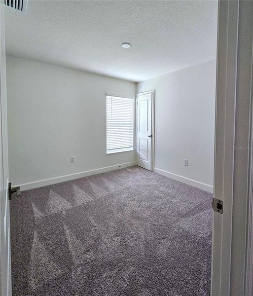 Spacious, unfurnished interior of a new home in , Clermont (Image 15).