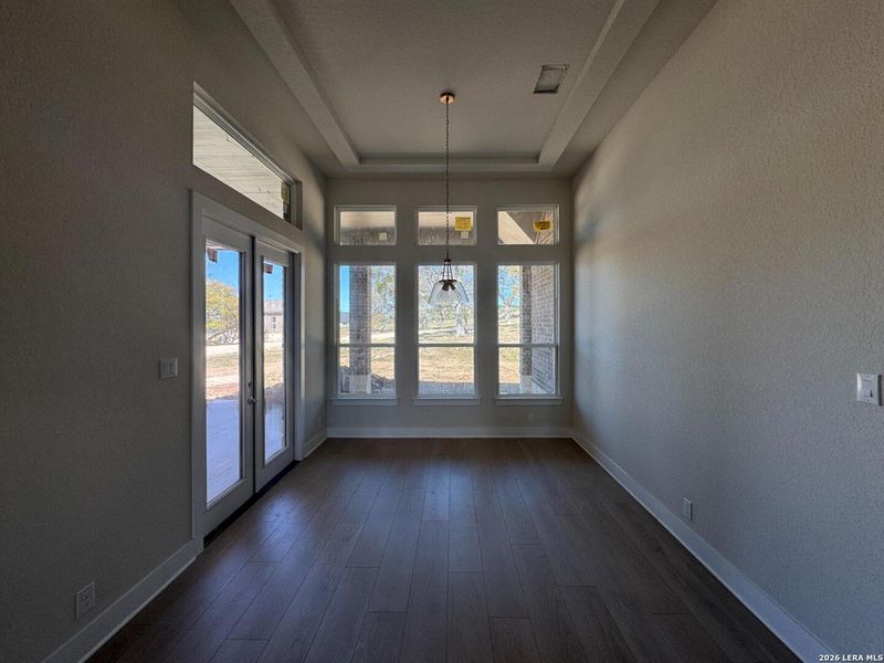 Spacious, unfurnished interior of a new home in Waldsanger, New Braunfels (Image 26).