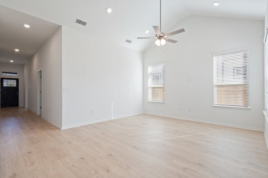 Spacious, unfurnished interior of a new home in Loyola, Austin (Image 6).