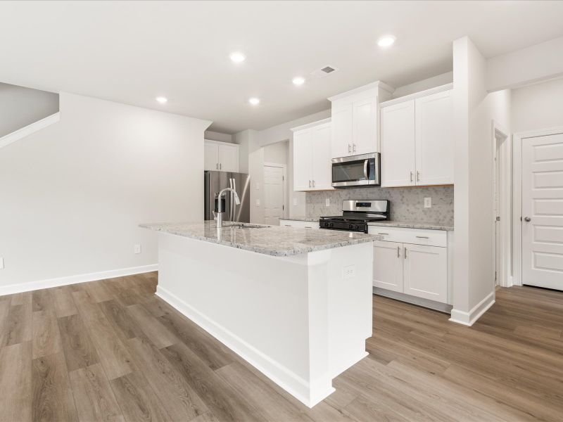 Welcome to the Roswell floorplan at Brayfield Manor - Heritage Collection.