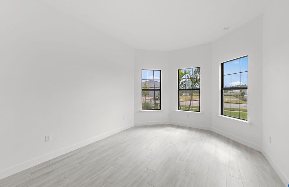 Spacious, unfurnished interior of a new home in Terreno, Naples (Image 14).