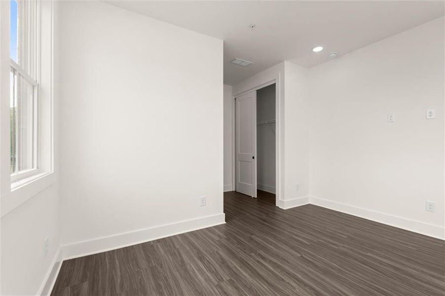 Spacious, unfurnished interior of a new home in , Alpharetta (Image 23).