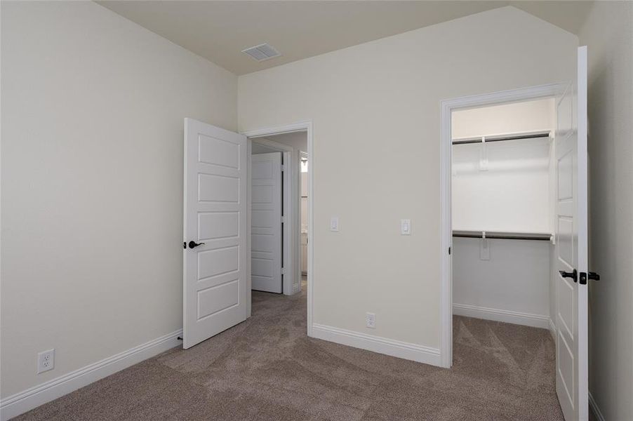 Spacious, unfurnished interior of a new home in Creekview Meadows, Pilot Point (Image 15). Spacious, unfurnished interior of a new home in Creekview Meadows, Pilot Point (Image 15).