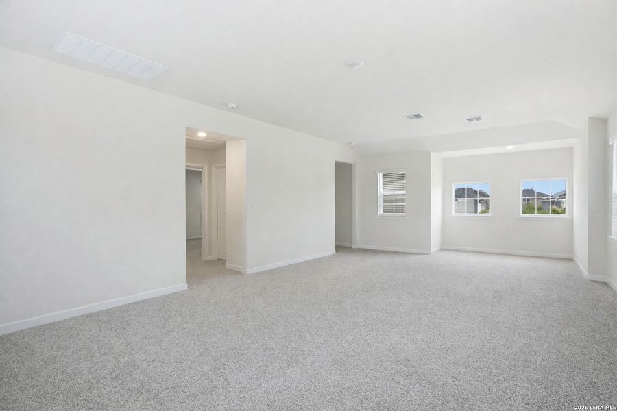 Spacious, unfurnished interior of a new home in Copper Canyon, Bulverde (Image 19).