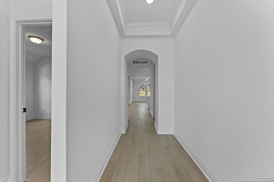 Spacious, unfurnished interior of a new home in Davis Ranch, San Antonio (Image 27).