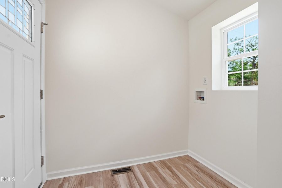 516 Singletary St SE-44