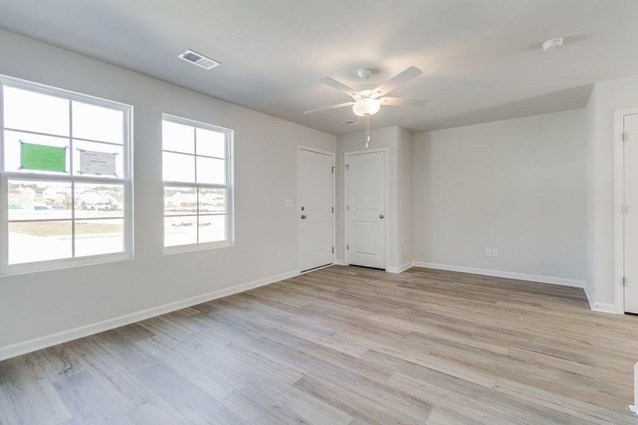 Spacious, unfurnished interior of a new home in Haynes Park, Columbia (Image 15).