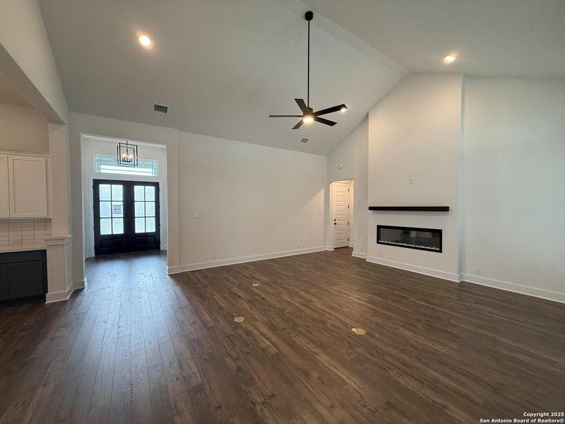 Spacious, unfurnished interior of a new home in Mesa Western, Cibolo (Image 24). Spacious, unfurnished interior of a new home in Mesa Western, Cibolo (Image 24).