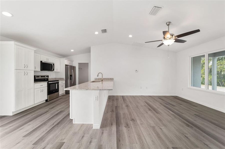 Image 47 of a home in .