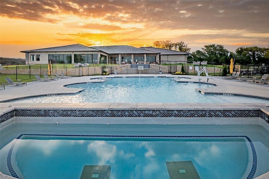 Community amenities in Heath Golf & Yacht Villas, Heath (Image 8). Community amenities in Heath Golf & Yacht Villas, Heath (Image 8).